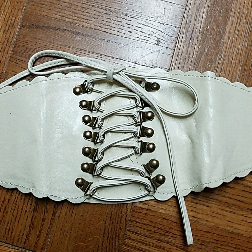 Corset style elastic waist belt